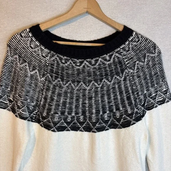 Talbots Womens Crewneck Sweater Large Fuzzy‎ Fair Isle Wool Blend Ivory Black - Picture 2 of 8